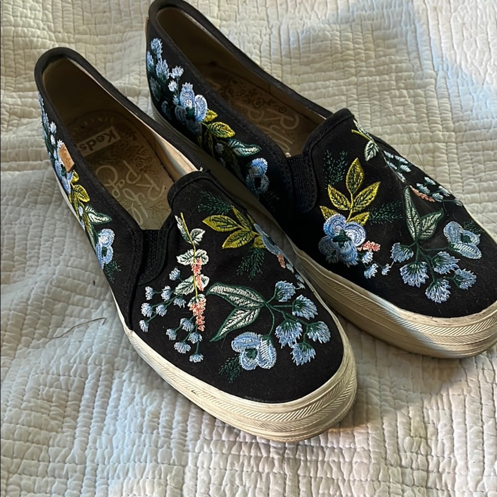 Super cute Keds with Rifle Paper collaboration. Size 9. So cute.